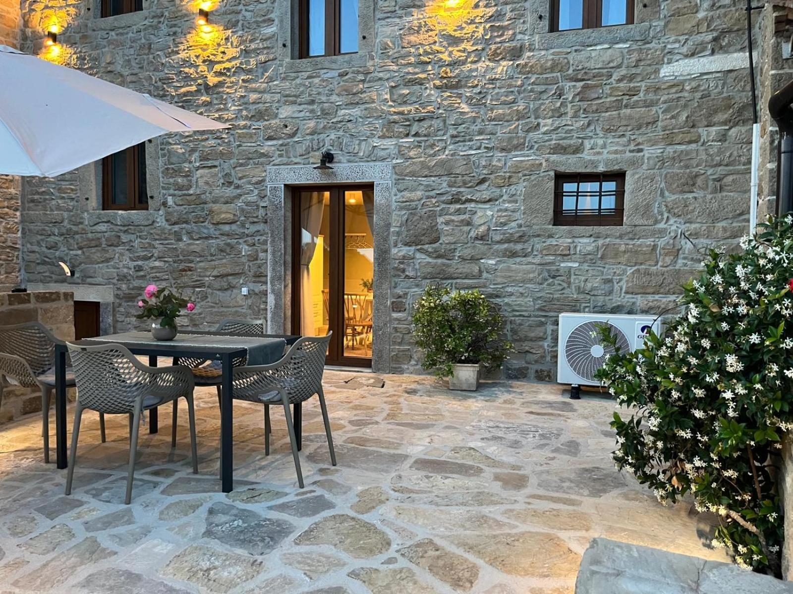 Apartments Grožnjan Exterior foto